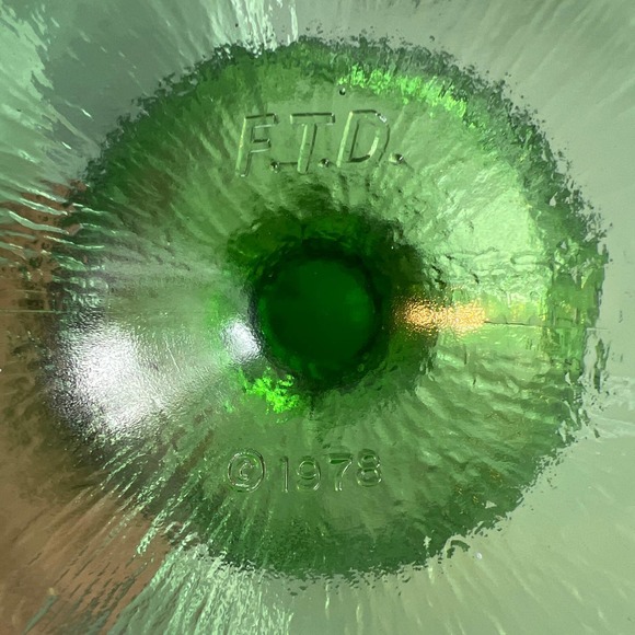 Vintage FTD 1978 Green Depression Glass Footed Pedestal Bowl Oak Leaf Pattern - Picture 5 of 6